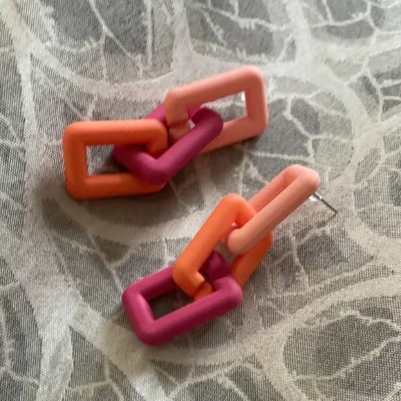 Three Colored Acrylic Chainlink Dangle Drop Stud Earrings Peach Orange Neon Pink - Picture 2 of 7